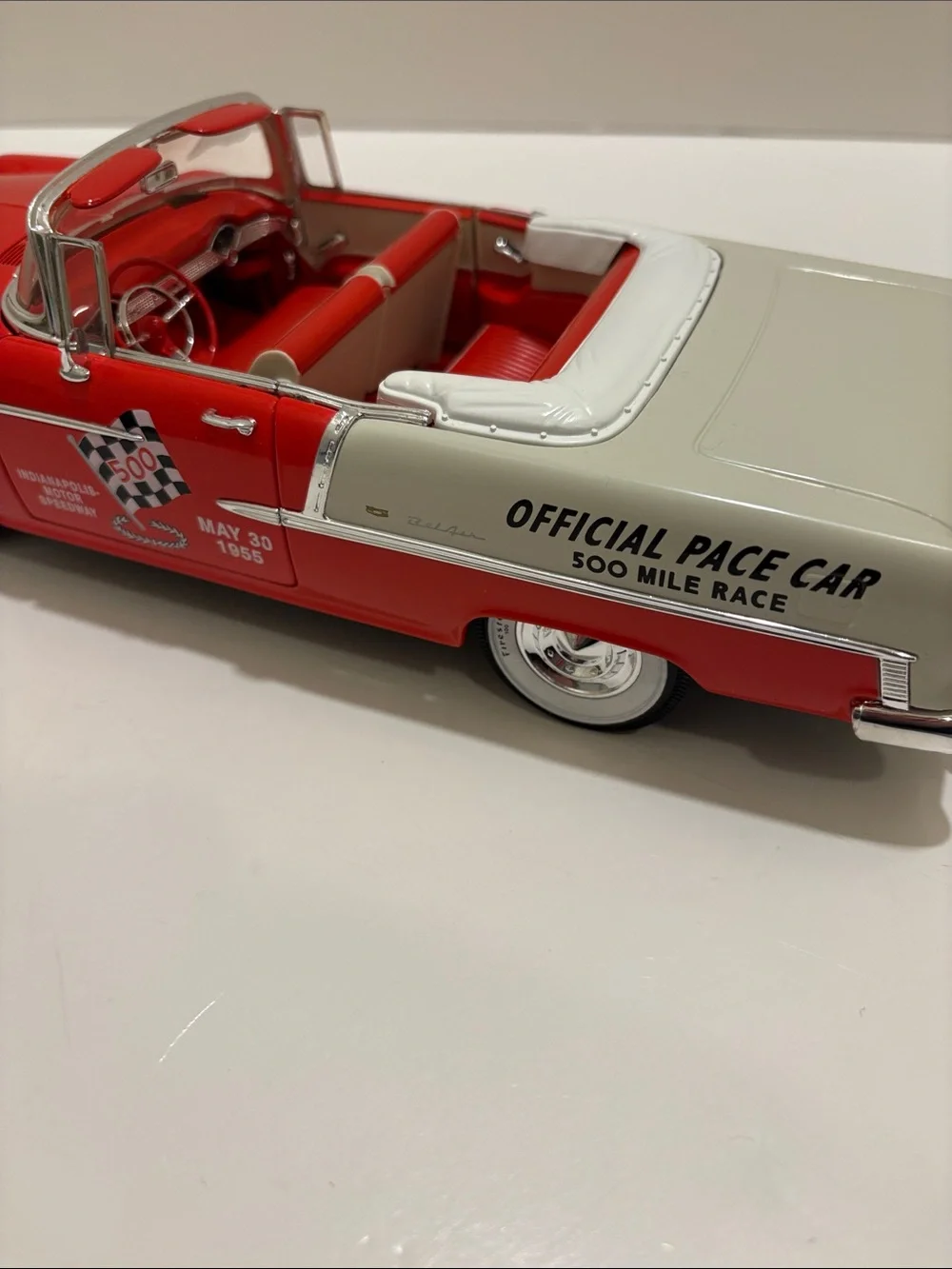Ertl 1955 Chevrolet Indy Pace Car convertible. 1:18 Diecast.